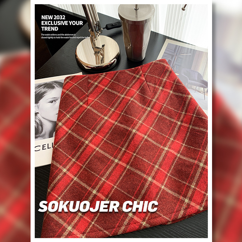 Kockovaná vlnená hip sukňa – krátka A-línia, neformálny štýl (Jar 2025)