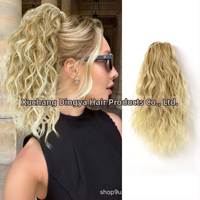 Extensie de coadă de cal cu clip mare, coadă buclată, fibre sintetice rezistente la căldură; poate fi vopsită și periată.