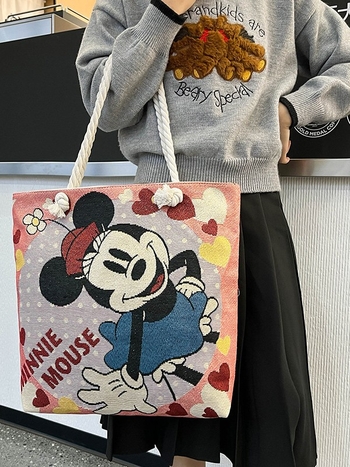 Τσαντα από καμβά με μοτίβο σκύλου, μεγάλη χωρητικότητα, ύφασμα βαμβακό-λινό, άνοιγμα με φερμουάρ, εσωτερικό τσεπάκι με φερμουάρ, διπλοί ιμάντες, ευέλικτη ως crossbody ή χειραποσκευή.