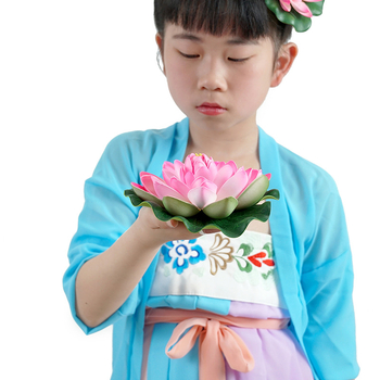 Táncrekvizit: selyem virágból készült lótusz, mű-lótusz levéllel; fej- és kéz dekoráció óvodai és általános iskola előadásokhoz (Anyag: selyem virág; Márka: Egyéb; Készítés: Egyéb; Cél: Fényképezési rekvizit)