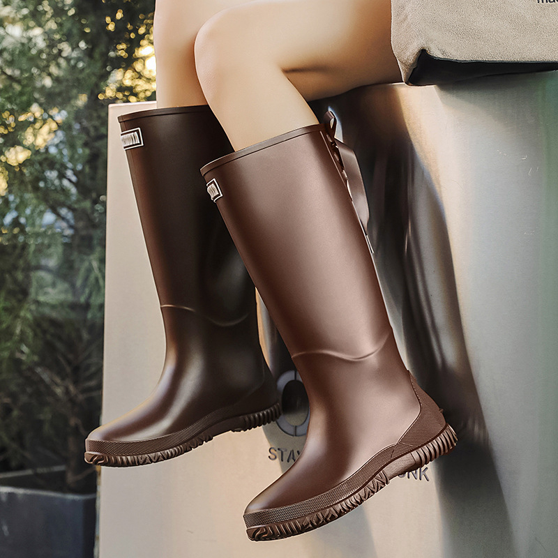 Ženske gumene čizme za kišu s pamukom podstavom, visokim usponom, PVC gornji dio, vodootporne i protuklizne, niski potplat 1–3 cm.