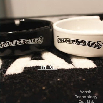 Керамичен пепелник с гравиран текст, модел 985, марка Yanshi