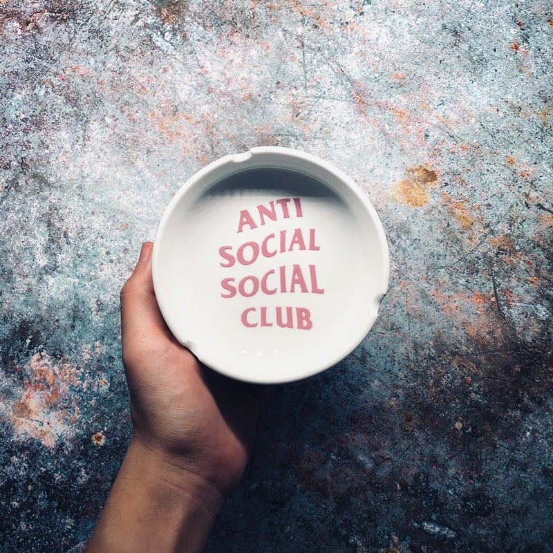 Керамичен пепелник с гравиран текст, модел 985, марка Yanshi