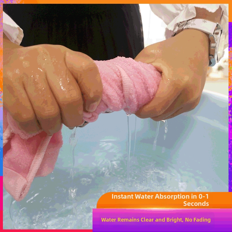 Detská uterka z bambusových vlákien s karikatúrnym motívom mačky; vyšívanie, džakard; hmotnosť 50–80 g