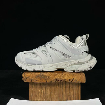 Dad Shoes s koženým horným dielom, gumovou podrážkou, šnúrky, guľatá špička, stredná výška päty 3–5 cm