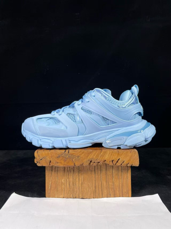 Dad Shoes s koženým horným dielom, gumovou podrážkou, šnúrky, guľatá špička, stredná výška päty 3–5 cm