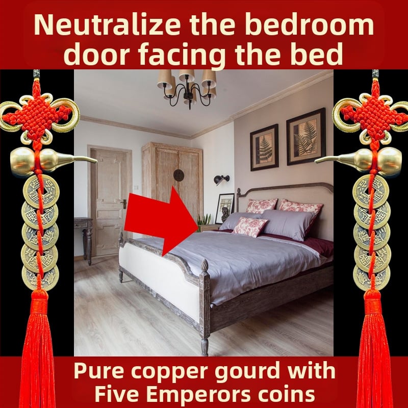 Ornament de pat din alamă, în stil chinezesc, cu motiv dovleac și pandantiv cu monedele celor Cinci Împărați