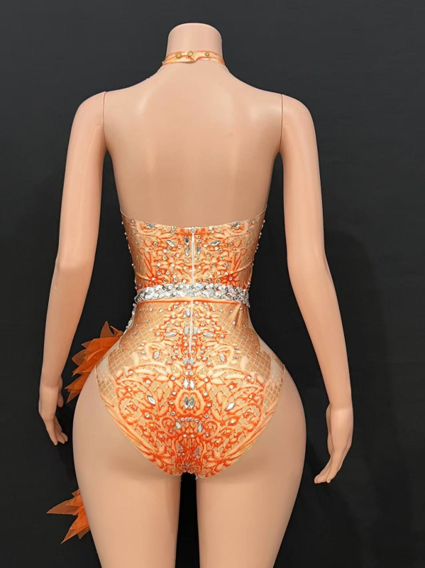 Spandexből készült testhezálló body hálóval és strasszokkal – tavasz 2024 megjelenés, fő anyag Other ≤30%, másodlagos anyag Spandex ≤30%, kivitel Nail drill