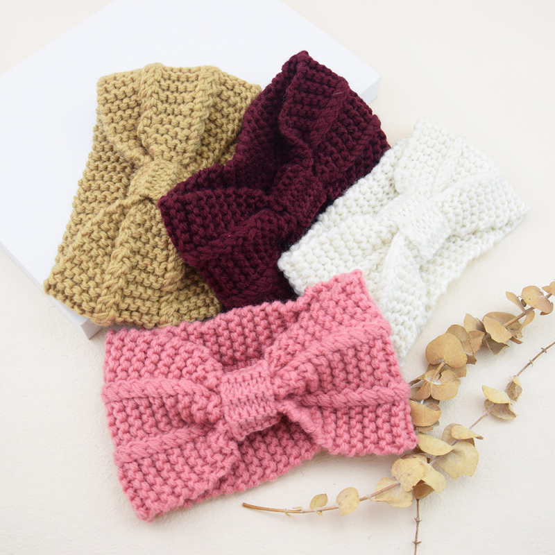 Széles hajpánt gyapjúból, kötött, kétoldalas, geometriai mintázat