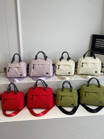 Geantă crossbody în formă de ou, pânză, fermoar, căptușeală poliester, buzunar pentru documente, curea unică