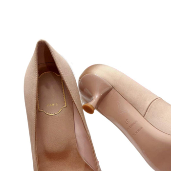 Satenske salonke s oštrim nosom, visina pete 6-8 cm, oblik pete čašice vina, đon od prave kože