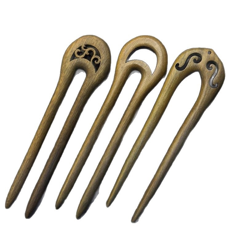 Agrafă de păr din lemn, formă geometrică — design original (Material: lemn; Stil: design original; Formă: geometrică; Categoria: accesorii pentru cap; Vara 2021)