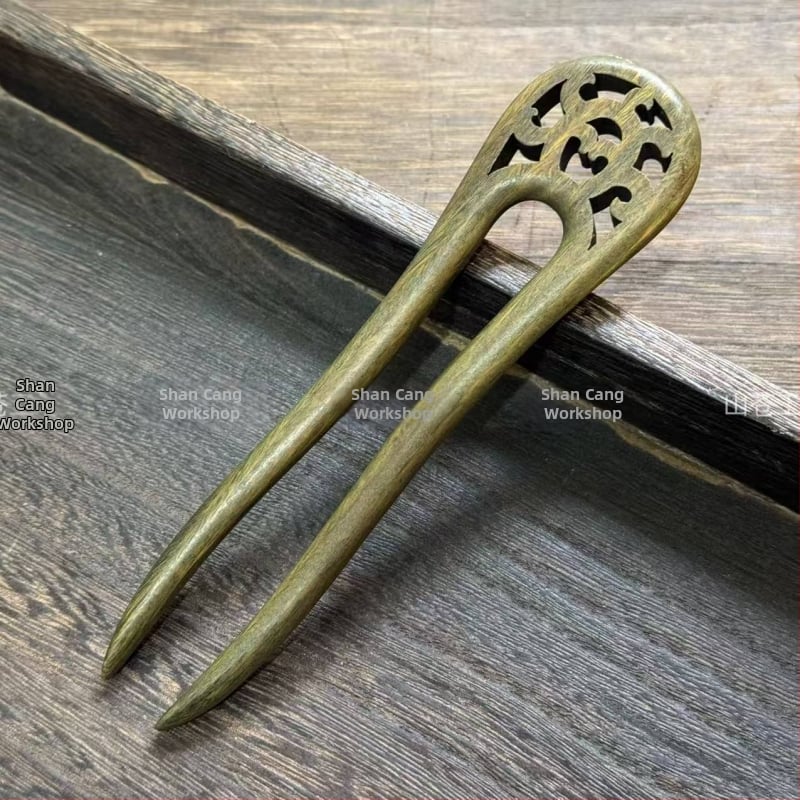 Agrafă de păr din lemn, formă geometrică — design original (Material: lemn; Stil: design original; Formă: geometrică; Categoria: accesorii pentru cap; Vara 2021)