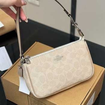 Nolita 19 Κλασική γυναικεία τσάντα καρπού με φερμουάρ — στυλ: αστικός μινιμαλισμός; υλικό: PVC; σχήμα: οριζόντιο τετράγωνο; άνοιγμα: φερμουάρ; εσωτερική δομή: επενδεδυμένος θάλαμος με φερμουάρ