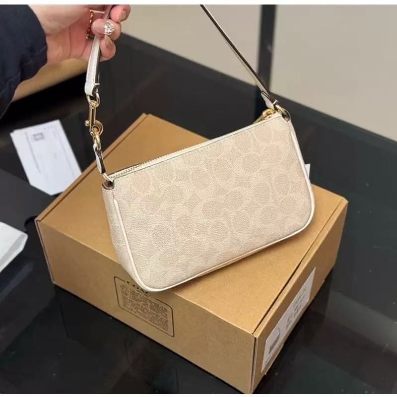 Nolita 19 Κλασική γυναικεία τσάντα καρπού με φερμουάρ — στυλ: αστικός μινιμαλισμός; υλικό: PVC; σχήμα: οριζόντιο τετράγωνο; άνοιγμα: φερμουάρ; εσωτερική δομή: επενδεδυμένος θάλαμος με φερμουάρ