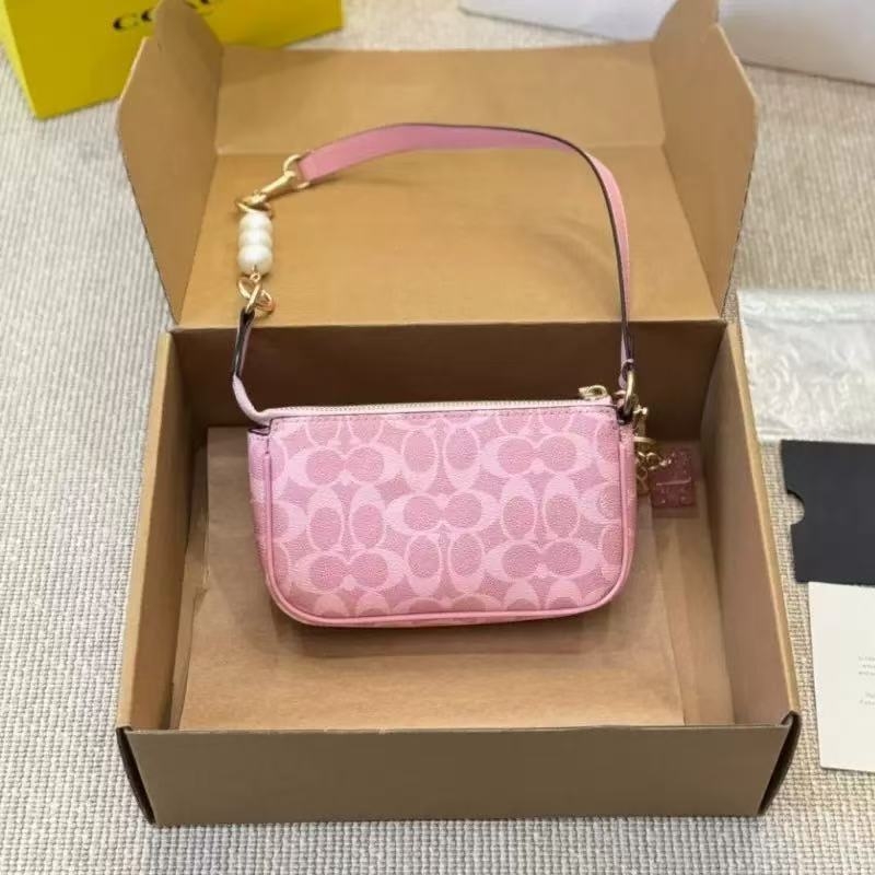 Nolita 19 Κλασική γυναικεία τσάντα καρπού με φερμουάρ — στυλ: αστικός μινιμαλισμός; υλικό: PVC; σχήμα: οριζόντιο τετράγωνο; άνοιγμα: φερμουάρ; εσωτερική δομή: επενδεδυμένος θάλαμος με φερμουάρ