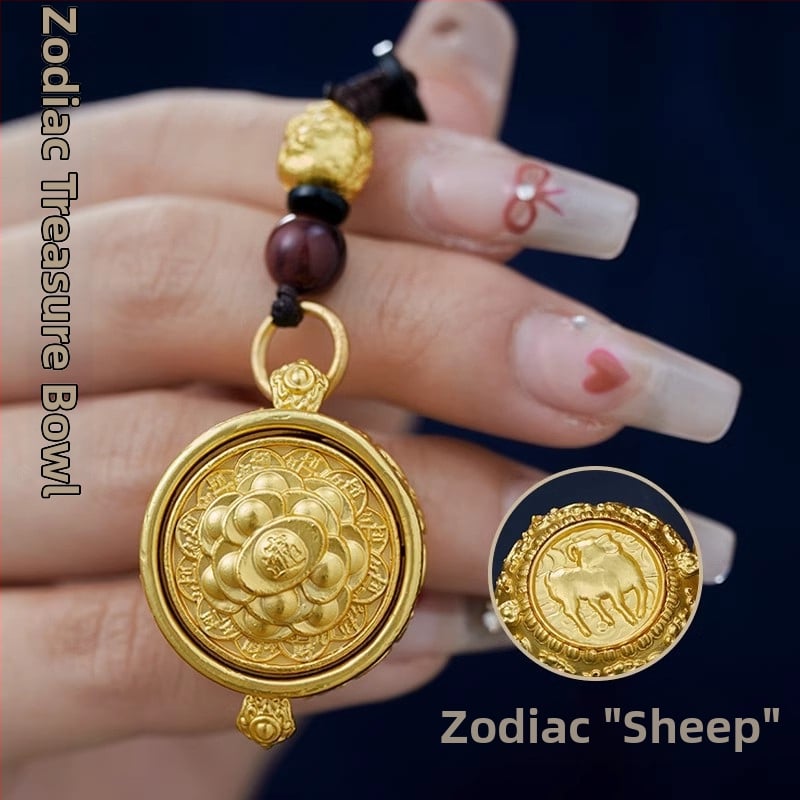 Mosadzná kľúčenka s motívom 12 znamení zverokruhu a rohu plodnosti, klasický štýl