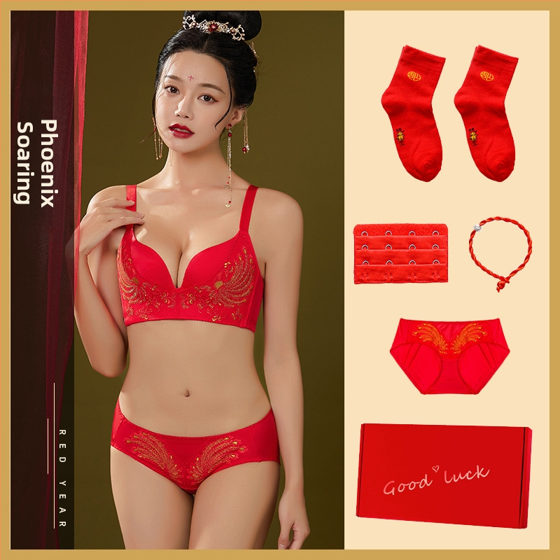 Set de sutiene cu dantelă brodată, cupă 3/4, fără arcuri metalice, cupă modelată cu partea superioară subțire și partea inferioară mai groasă, material principal nylon, căptușeală spandex, închidere la spate cu patru rânduri de cârlige