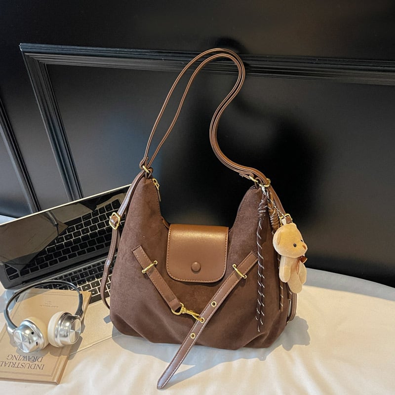 Nubuk tote torba – gradski stil, zip zatvaranje, horizontalni kvadratni oblik, jesen 2025
