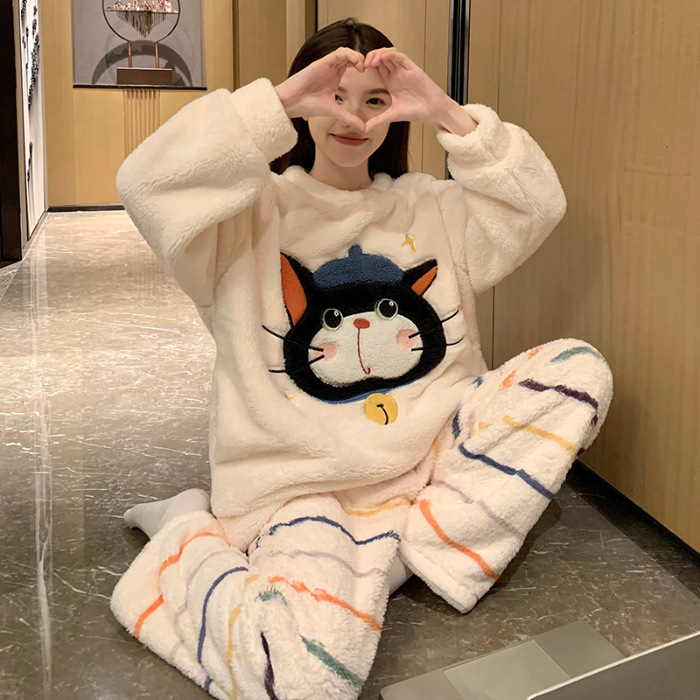 Γυναικείο σετ πιτζάμες από βελούδινο ύφασμα — καρντγκάν, ζωντανό και χαριτωμένο στυλ, μακριά μανίκια, παντελόνες πλήρους μήκους, ζεστό νυχτερινό ένδυμα για τον χειμώνα 2025