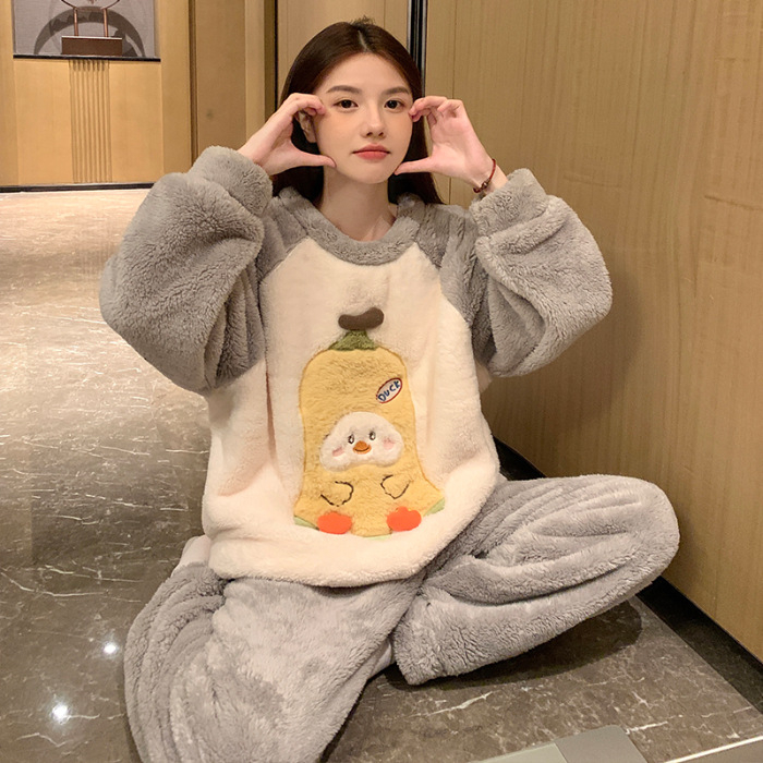 Γυναικείο σετ πιτζάμες από βελούδινο ύφασμα — καρντγκάν, ζωντανό και χαριτωμένο στυλ, μακριά μανίκια, παντελόνες πλήρους μήκους, ζεστό νυχτερινό ένδυμα για τον χειμώνα 2025