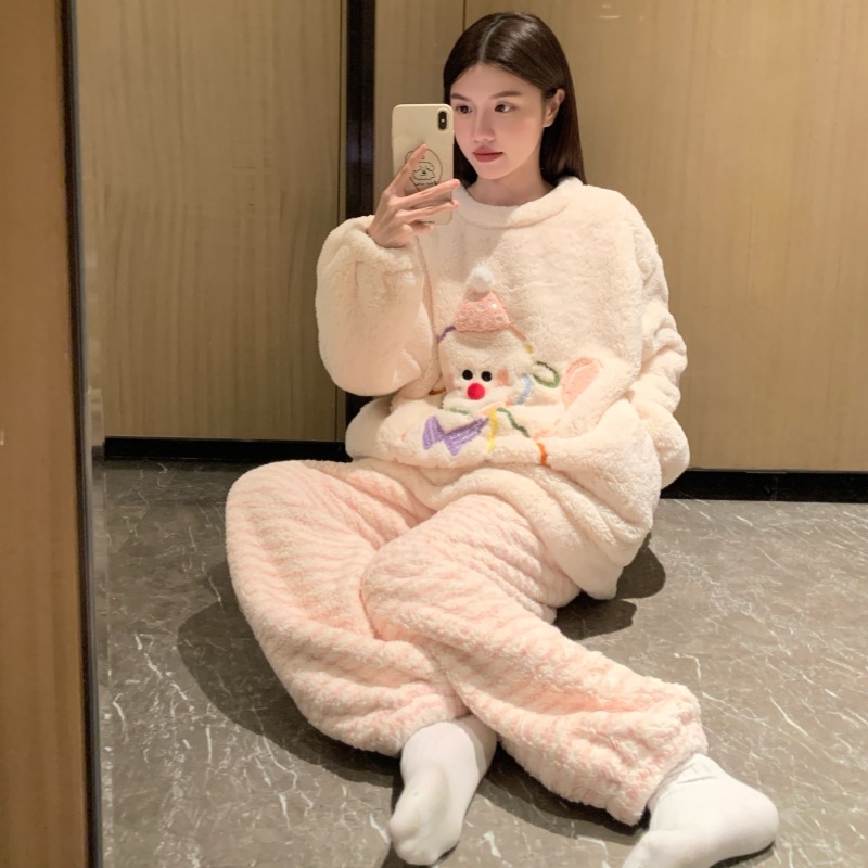 Γυναικείο σετ πιτζάμες από βελούδινο ύφασμα — καρντγκάν, ζωντανό και χαριτωμένο στυλ, μακριά μανίκια, παντελόνες πλήρους μήκους, ζεστό νυχτερινό ένδυμα για τον χειμώνα 2025