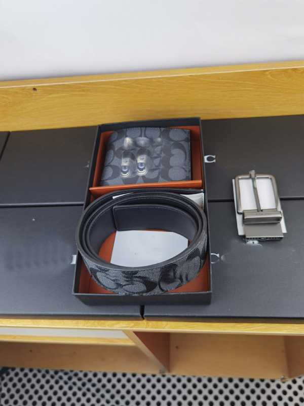 Férfi PU bőr rövid pénztárca betűmintával, kétoldalas hajtású dizájn, bővítési funkció, üzleti stílus