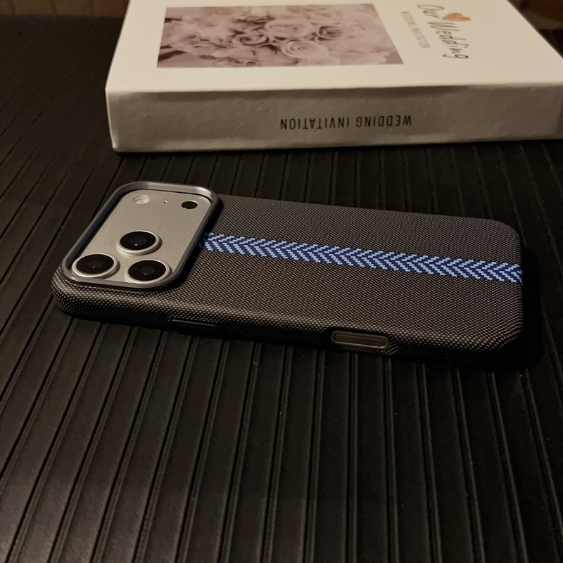 Carcasă pentru iPhone cu model Kevlar din fibră de carbon, atașare magnetică, TPU+PC, rezistentă la șocuri, compatibilă cu iPhone 11–17 Pro/Max