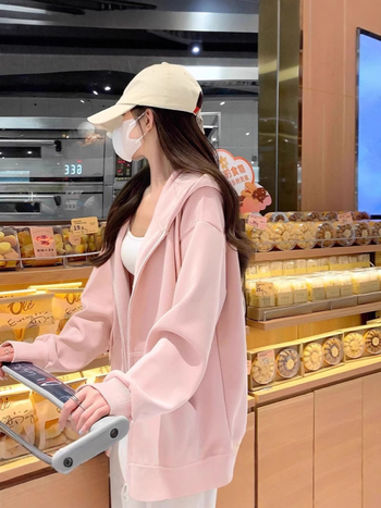 Ζακέτα με κουκούλα και φερμουάρ, φαρδιά γραμμή, μίξη βαμβακιού-πολυεστέρα (50-70% βαμβάκι, 30-50% πολυεστέρα), μεσαίας βάρους, Φθινόπωρο 2024