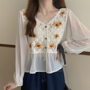 Etnoštýlové tričko s vyšitím, bavlna 80–90%, krátka dĺžka, V výstrih, lampové rukávy, pulóver