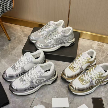 Αθλητικά παπούτσια με δίχτυωτό άνω μέρος, μεσαίου ύψους, δερμάτινη επένδυση, εμπρόσθιο κορδόνι, παχιά σόλα