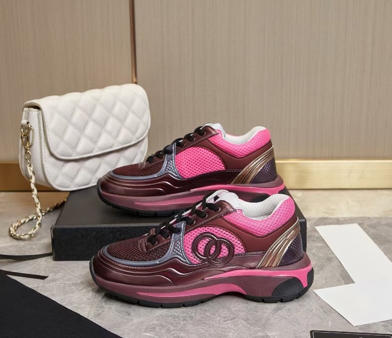 Αθλητικά παπούτσια με δίχτυωτό άνω μέρος, μεσαίου ύψους, δερμάτινη επένδυση, εμπρόσθιο κορδόνι, παχιά σόλα