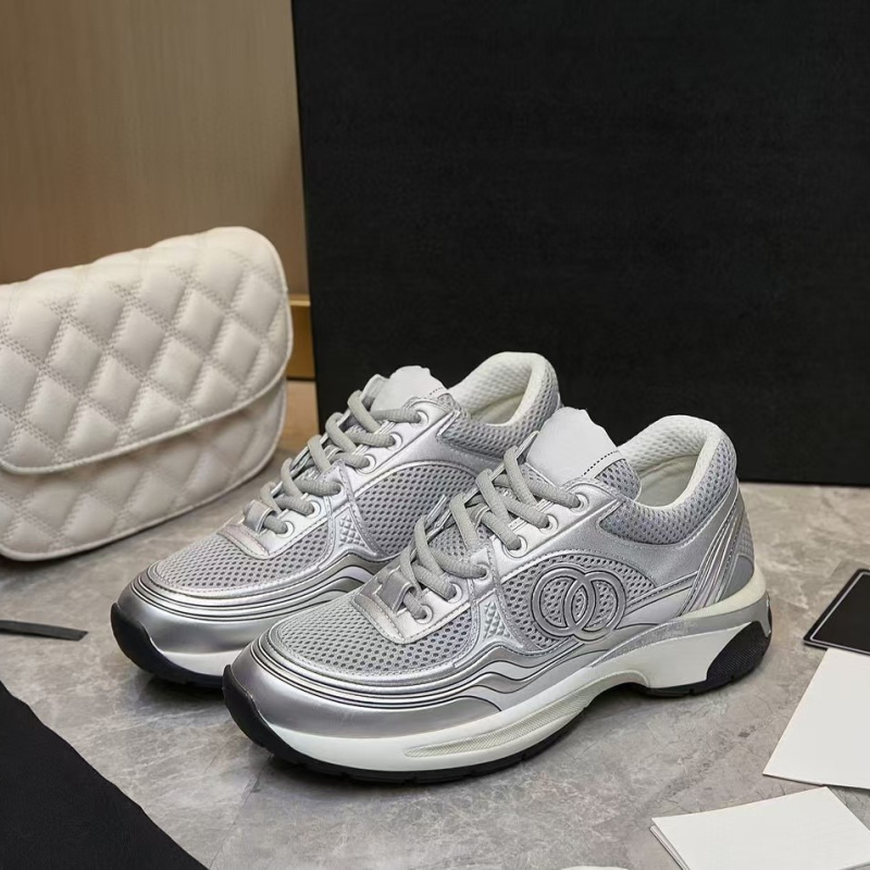 Αθλητικά παπούτσια με δίχτυωτό άνω μέρος, μεσαίου ύψους, δερμάτινη επένδυση, εμπρόσθιο κορδόνι, παχιά σόλα