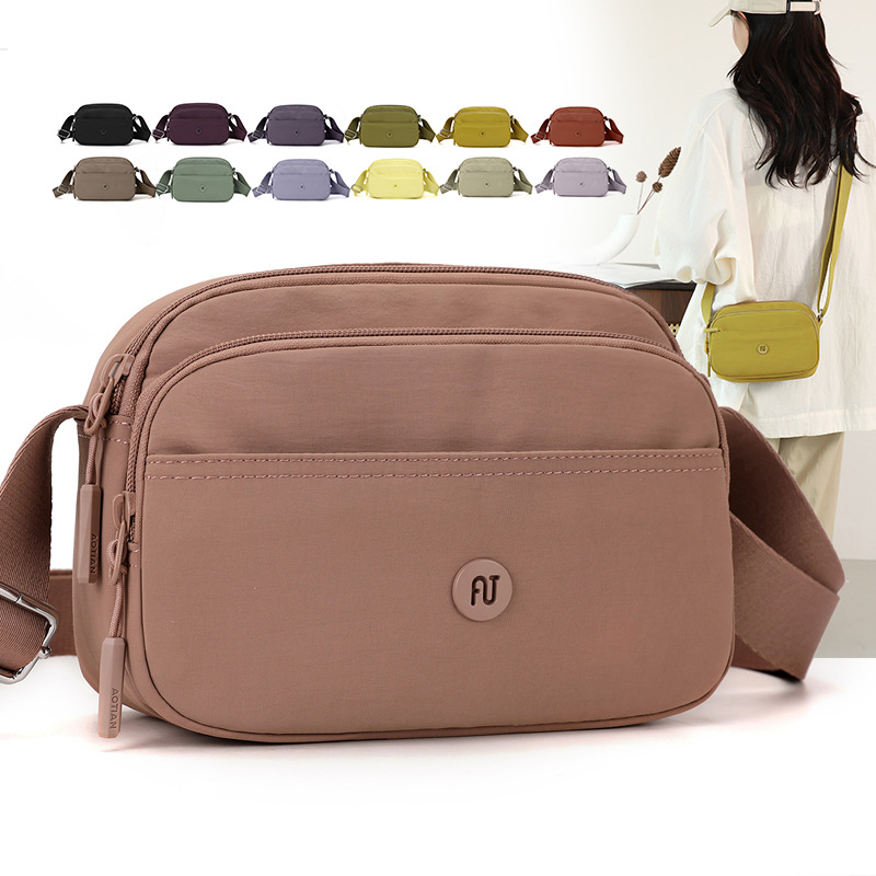 Aotian crossbody torba od Oxford platna — kvadratnog oblika, otvor na zip, unutarnji džep sa zipom, s jednim remenom za ramena, kod proizvoda 37031