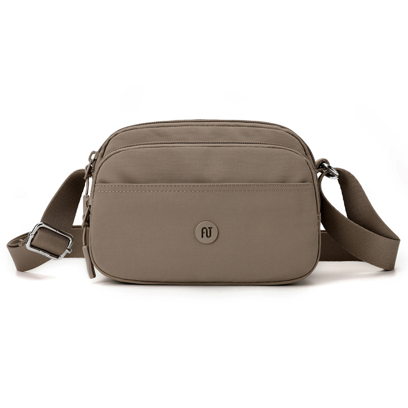 Aotian crossbody torba od Oxford platna — kvadratnog oblika, otvor na zip, unutarnji džep sa zipom, s jednim remenom za ramena, kod proizvoda 37031