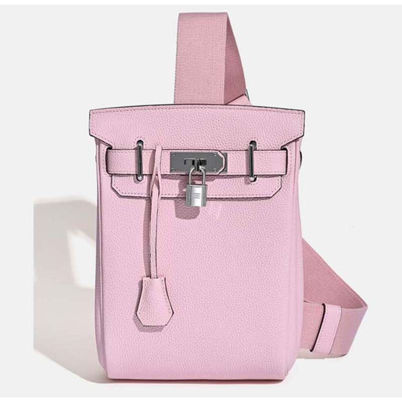 Geantă unisex pentru piept din piele naturală, cu capac, închidere cu lacăt, buzunar cu fermoar, căptușeală din piele, stil urban minimalist