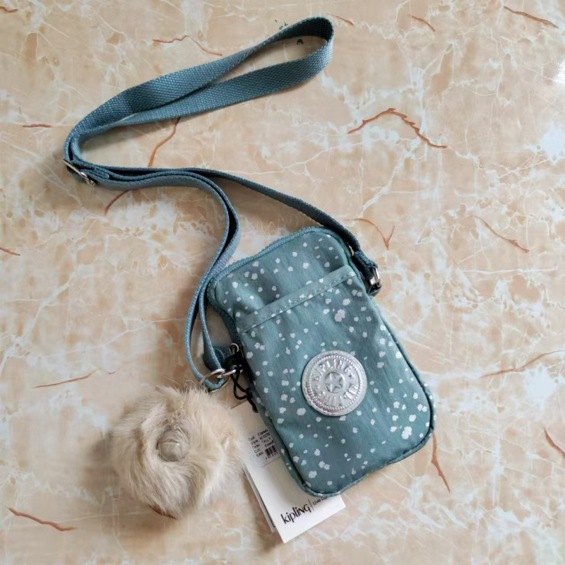 Mobiltelefon táska crossbody – nylon anyag, cipzár, érmezsák, függőleges négyszögletes forma, belső nylon bélés