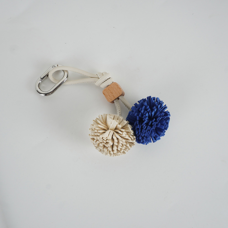 Κολιέ-μπρελόκ για τσάντα, μικροϊνες, χειροποίητη φούντα-μπάλα, πρωτότυπος σχεδιασμός, ημιχειροποίητη κατασκευή