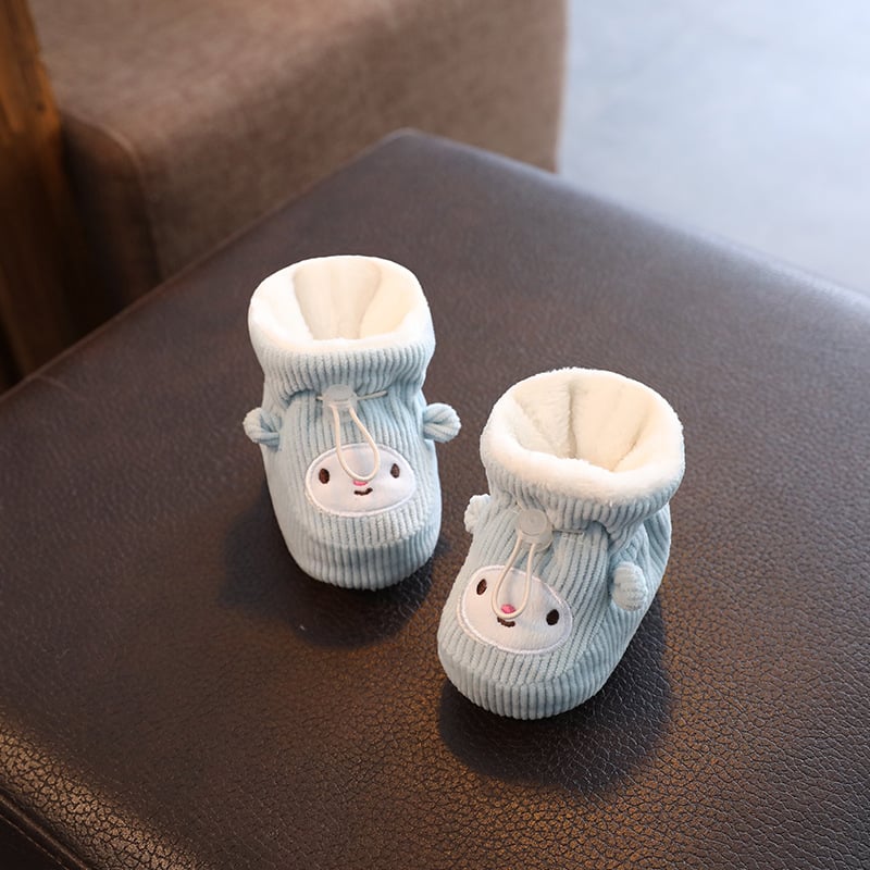 Téli babacipő corduroy felsőrésszel, karikatúra mintával, elasztikus zárással, 2–13 hónapos korosztálynak