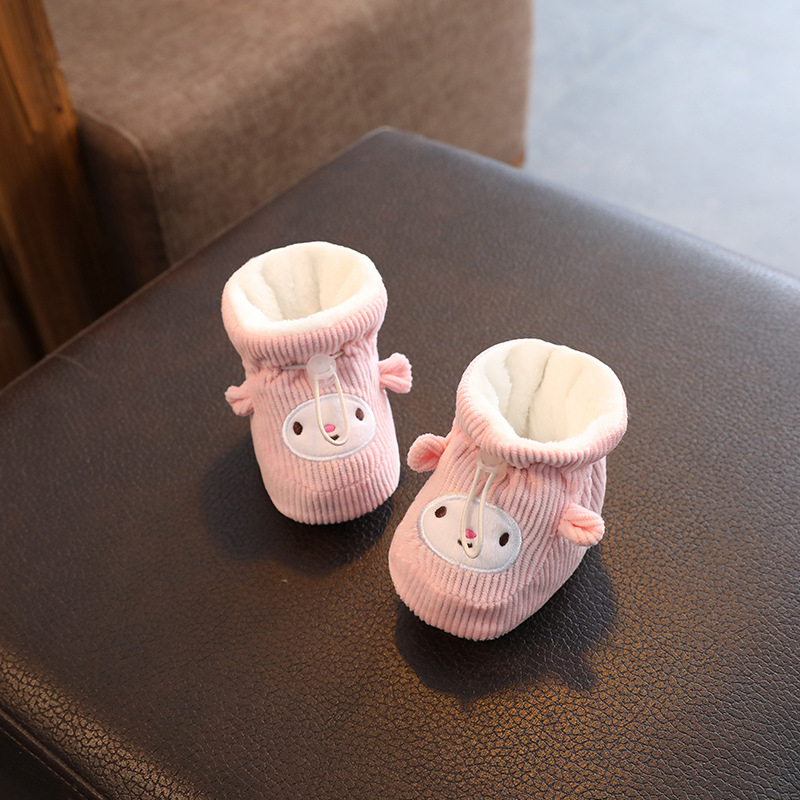 Téli babacipő corduroy felsőrésszel, karikatúra mintával, elasztikus zárással, 2–13 hónapos korosztálynak