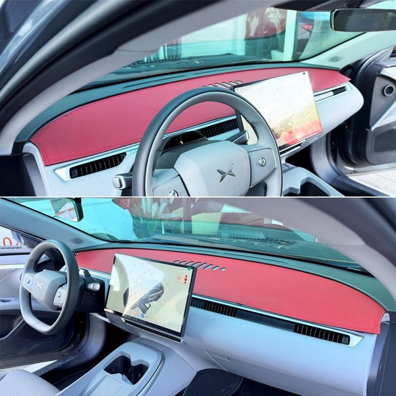 Covor pentru panoul de instrumente Xiaopeng MONA M03, piele de catifea, protecție împotriva razelor solare și izolație termică, model geometric, logo imprimat