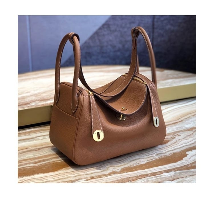 Γυναικεία τσάντα Doctor από γνήσιο δέρμα με ιμάντα ώμου-χιαστού — μαλακό δέρμα, επένδυση από δέρμα αγελάδας, κλείσιμο με φερμουάρ, εσωτερικός λαμιναρισμένος διαμερισμός