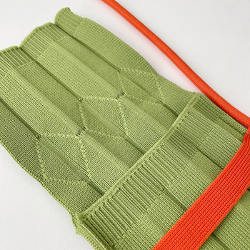 Női vászon válltáska keresztbody, függőleges négyzetes forma, utcai divat stílus, fedős zárás, belső telefontok, egy vállpánt, márka Yijue