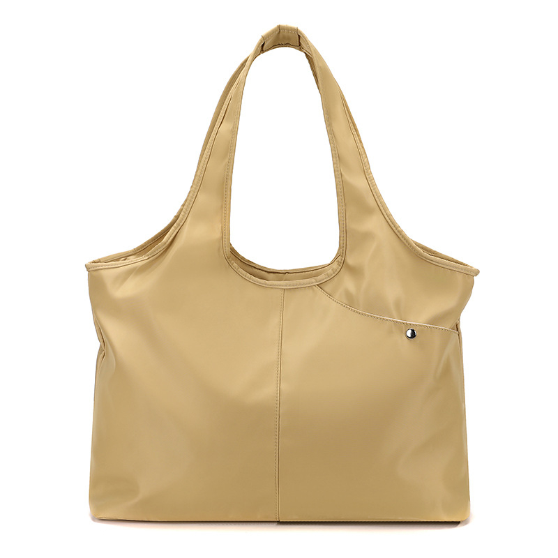 Γυναικεία τσάντα από νάιλον, οριζόντιου τετράγωνου σχήματος, κλείσιμο με φερμουάρ, εσωτερικές θήκες (θήκη με φερμουάρ, θήκη για κινητό, θήκη για ταυτότητα) και εσωτερικός διαχωριστής