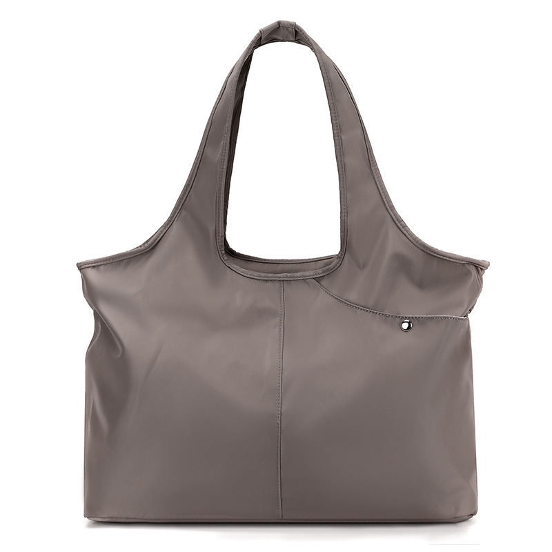 Γυναικεία τσάντα από νάιλον, οριζόντιου τετράγωνου σχήματος, κλείσιμο με φερμουάρ, εσωτερικές θήκες (θήκη με φερμουάρ, θήκη για κινητό, θήκη για ταυτότητα) και εσωτερικός διαχωριστής