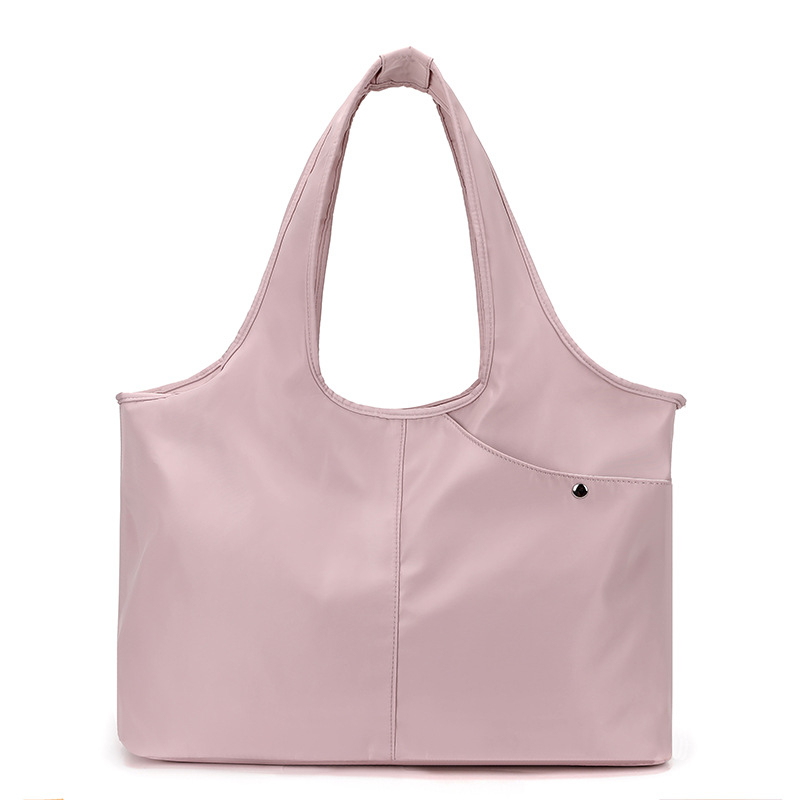 Γυναικεία τσάντα από νάιλον, οριζόντιου τετράγωνου σχήματος, κλείσιμο με φερμουάρ, εσωτερικές θήκες (θήκη με φερμουάρ, θήκη για κινητό, θήκη για ταυτότητα) και εσωτερικός διαχωριστής