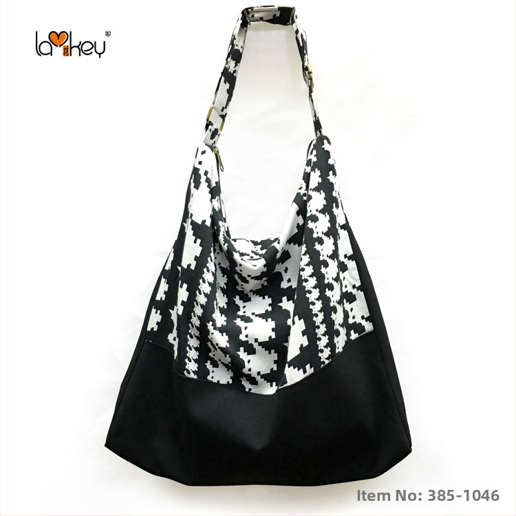 Női váll-táska etnikus stílussal, pamut anyag, csíkos minta, cipzáras nyitás, pamut bélés