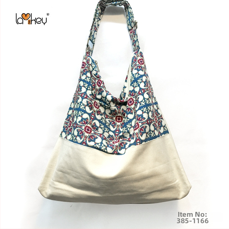 Női váll-táska etnikus stílussal, pamut anyag, csíkos minta, cipzáras nyitás, pamut bélés