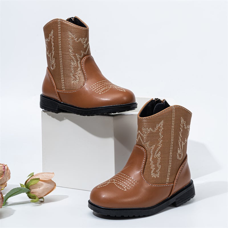 Gyerekeknek készült divatos bakancsok, brit stílus, alacsony szárú, gumitalppal, magasság növelő, légáteresztő; 7–16 éveseknek; téli, tavaszi és őszi szezonra.