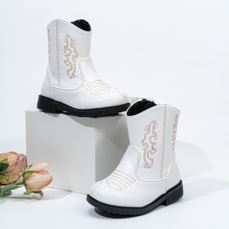 Gyerekeknek készült divatos bakancsok, brit stílus, alacsony szárú, gumitalppal, magasság növelő, légáteresztő; 7–16 éveseknek; téli, tavaszi és őszi szezonra.